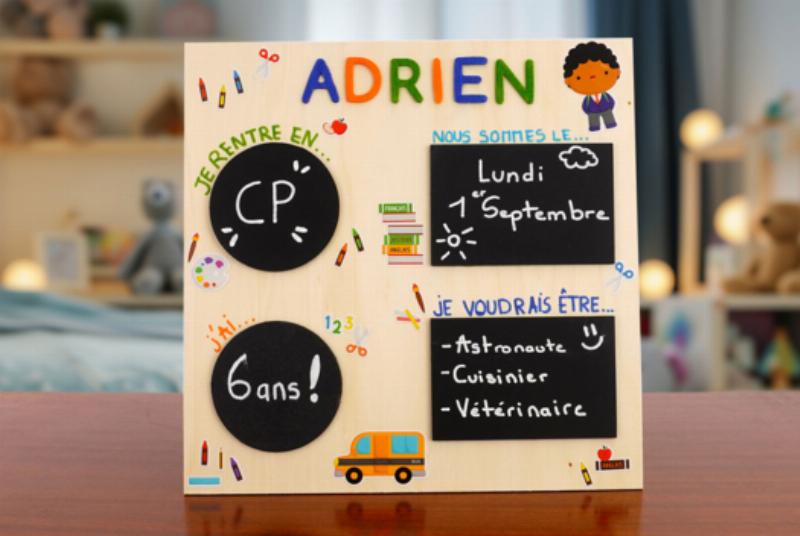 Enfants maternelle créant art écologique matériaux recyclés rentrée des classes